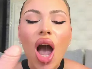 vanessa-rose's Live Sex Cam Show