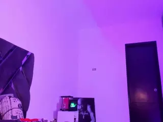 Moon's Live Sex Cam Show