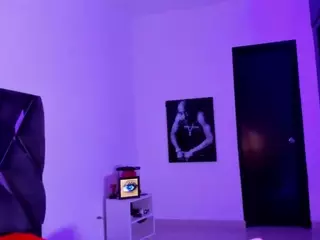 Moon's Live Sex Cam Show