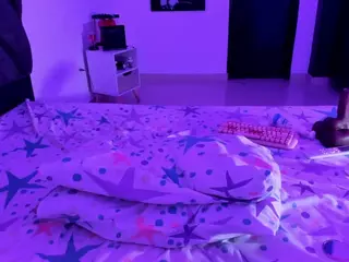 Moon's Live Sex Cam Show