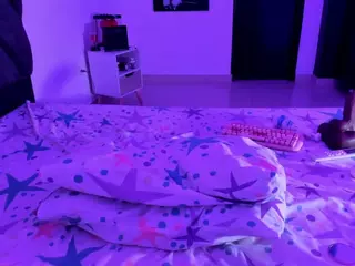 Moon's Live Sex Cam Show