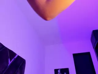 Moon's Live Sex Cam Show