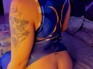 Moon's Live Sex Cam Show