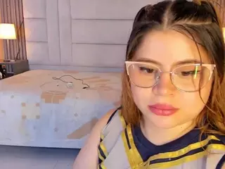 Eymi's Live Sex Cam Show