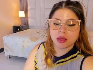 Eymi's Live Sex Cam Show