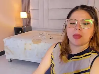 Eymi's Live Sex Cam Show