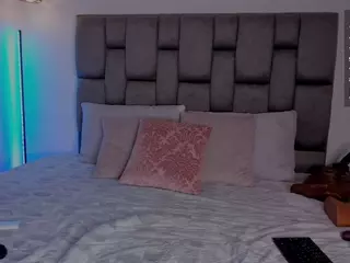 LoandraWet's Live Sex Cam Show