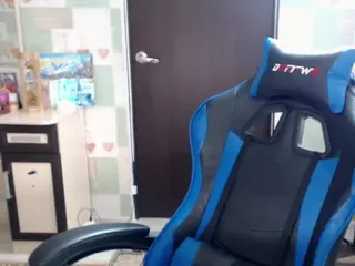 Korolek12's Live Sex Cam Show