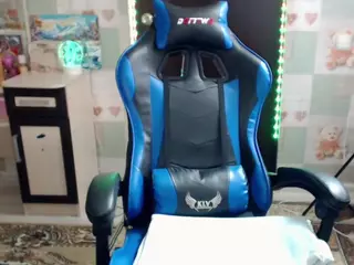 Korolek12's Live Sex Cam Show