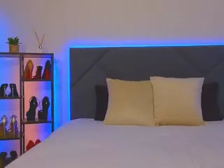 Kira's Live Sex Cam Show