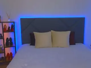 Kira's Live Sex Cam Show