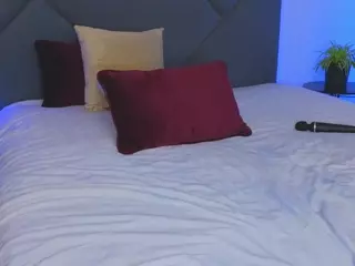 Kira's Live Sex Cam Show