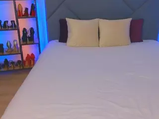 Kira's Live Sex Cam Show
