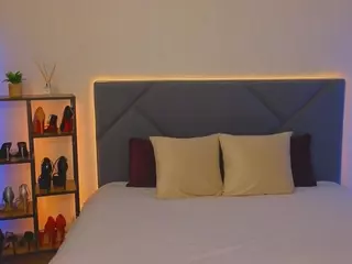 Kira's Live Sex Cam Show