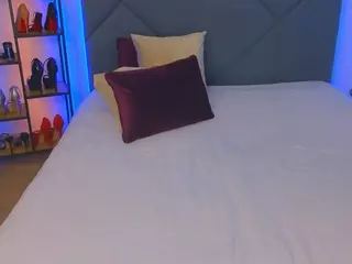 Kira's Live Sex Cam Show