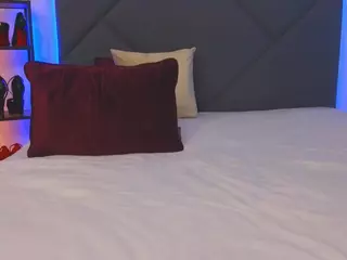 Kira's Live Sex Cam Show