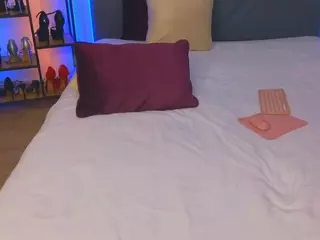 Kira's Live Sex Cam Show