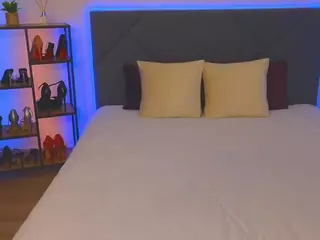 Kira's Live Sex Cam Show