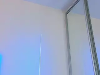 Kira's Live Sex Cam Show