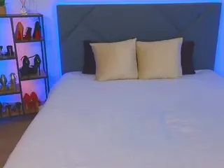Kira's Live Sex Cam Show