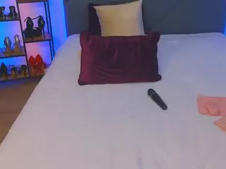 Kira's Live Sex Cam Show