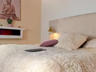 Eliza-Thomson's Live Sex Cam Show