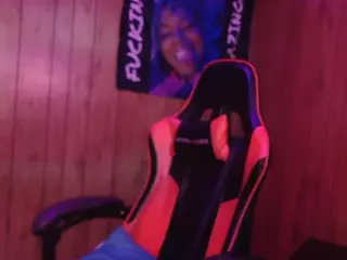 PartyyTripleX's Live Sex Cam Show