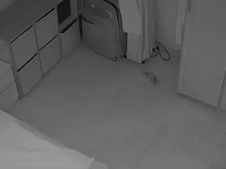 Julmodels Bedroom-D7's Live Sex Cam Show