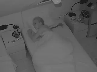 Julmodels Bedroom-D7's Live Sex Cam Show