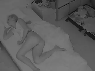 Julmodels Bedroom-D7's Live Sex Cam Show