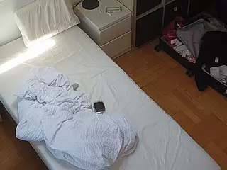 Julmodels Bedroom-D7's Live Sex Cam Show