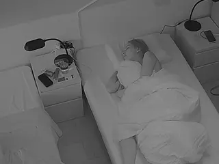Julmodels Bedroom-D7's Live Sex Cam Show