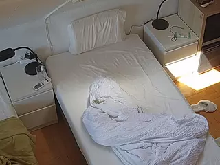 Julmodels Bedroom-D7's Live Sex Cam Show