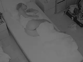 Julmodels Bedroom-D7's Live Sex Cam Show
