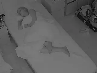 Julmodels Bedroom-D7's Live Sex Cam Show