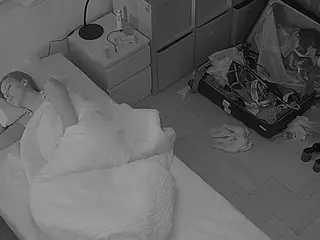 Julmodels Bedroom-D7's Live Sex Cam Show