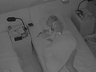 Julmodels Bedroom-D7's Live Sex Cam Show