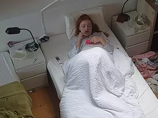 Julmodels Bedroom-D7's Live Sex Cam Show