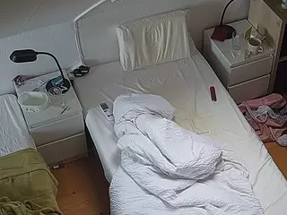 Julmodels Bedroom-D7's Live Sex Cam Show