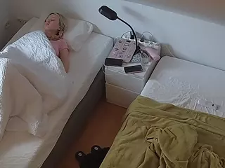 Julmodels Bedroom-D7's Live Sex Cam Show