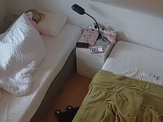 Julmodels Bedroom-D7's Live Sex Cam Show