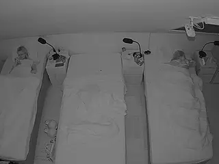 Julmodels Bedroom-D7's Live Sex Cam Show