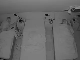Julmodels Bedroom-D7's Live Sex Cam Show