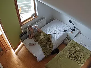 Julmodels Bedroom-D7's Live Sex Cam Show