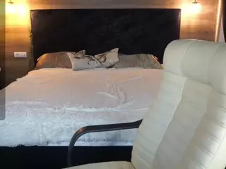 PenelopaRawr's Live Sex Cam Show