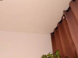 Thalia Fernandez's Live Sex Cam Show