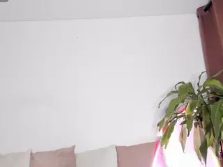 Thalia Fernandez's Live Sex Cam Show