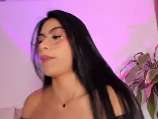 Thalia Fernandez's Live Sex Cam Show
