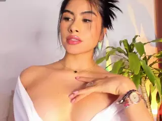 Thalia Fernandez's Live Sex Cam Show