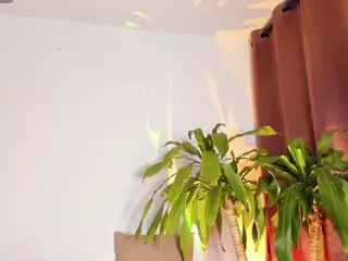 Thalia Fernandez's Live Sex Cam Show